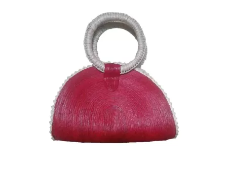 Bolsa artesanal de palma modelo quesadilla roja